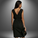 Laura | Fitted dress with V-neck and slit